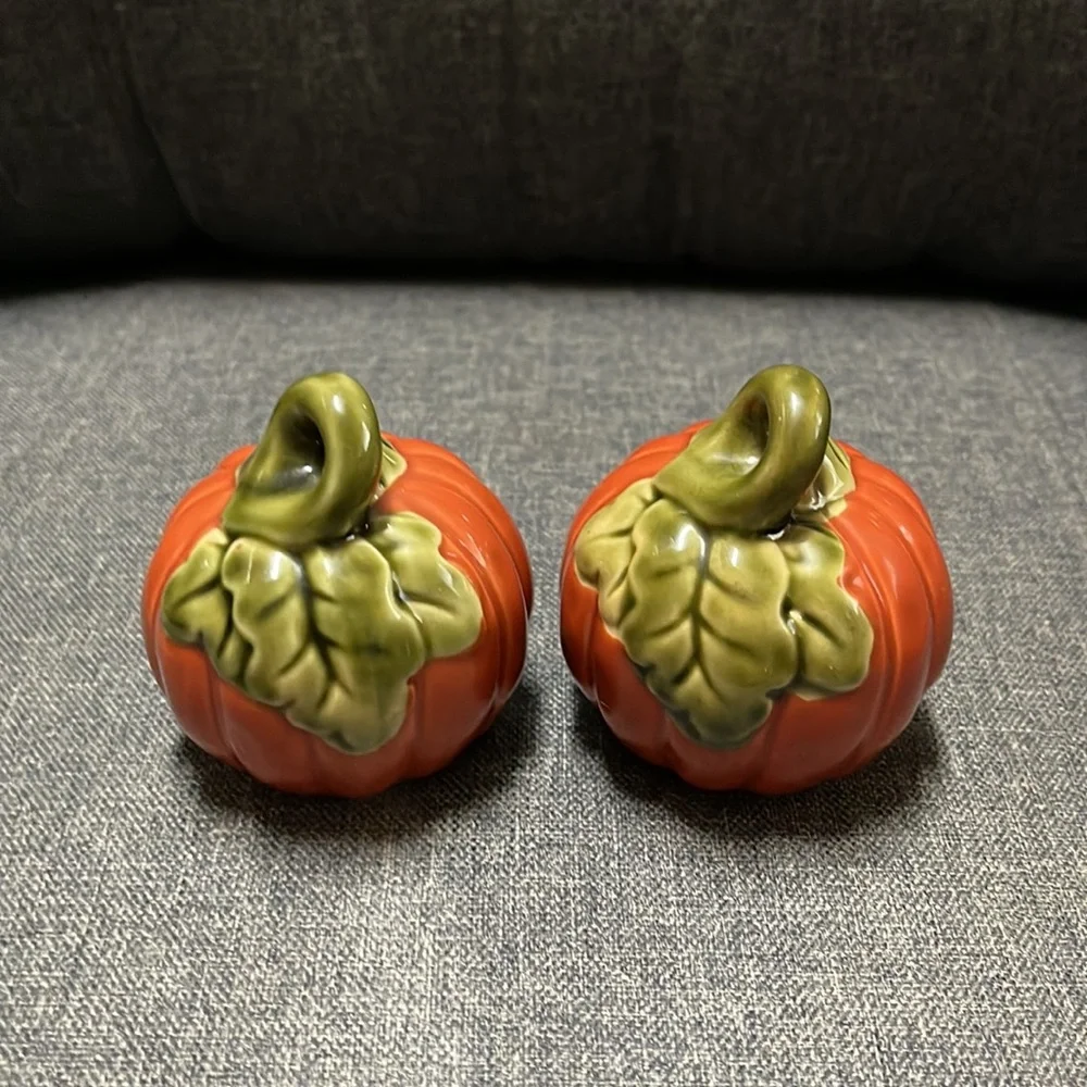 Autumn Pumpkin Country Home Salt & Pepper Shakers